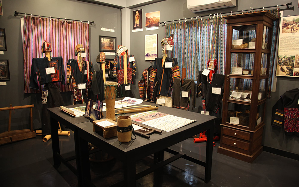 タイ山地民族衣装展示